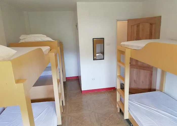 Anthony'S Hostel Caburan